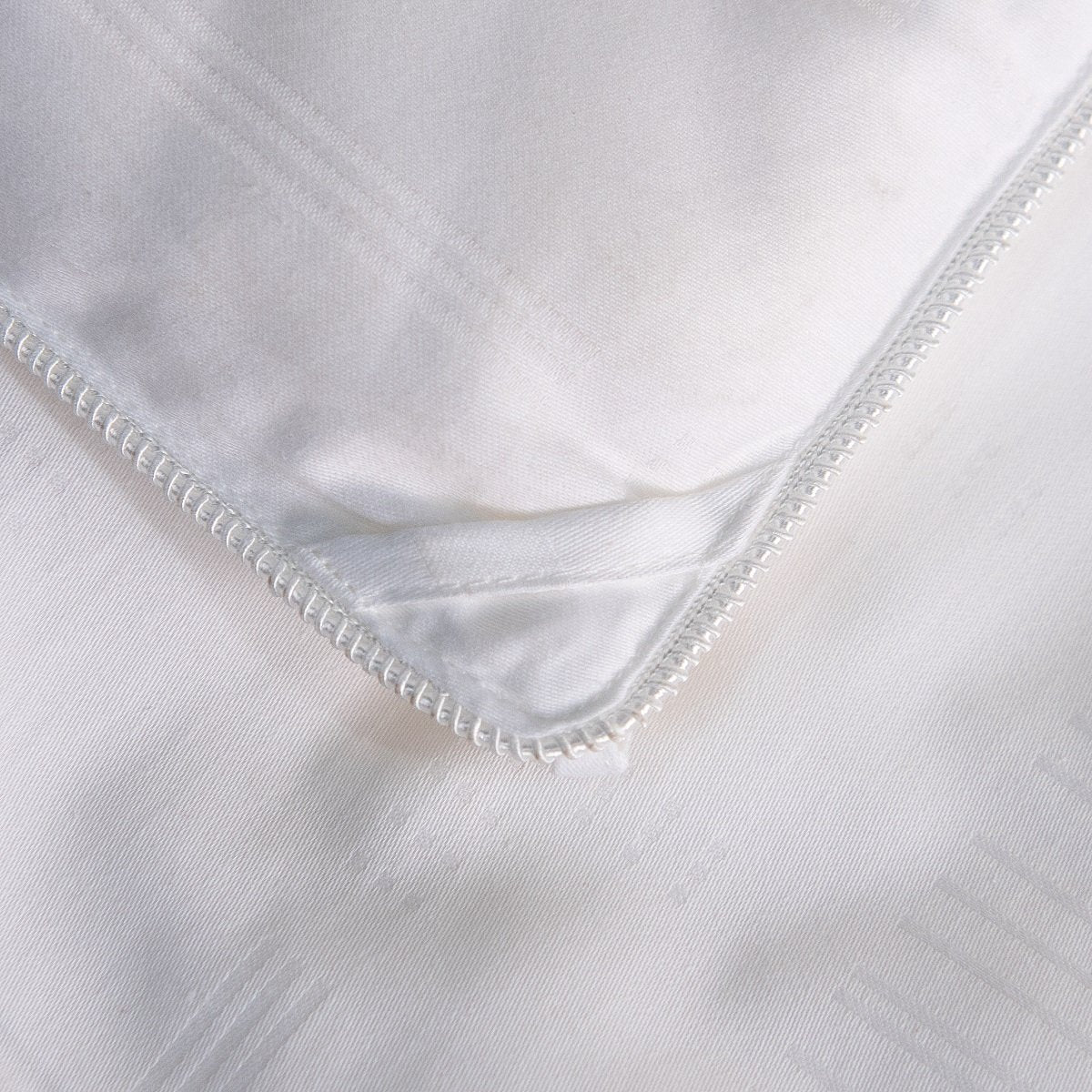 200 x 230 size Tussah Silk All Season Duvet Insert - Image 10