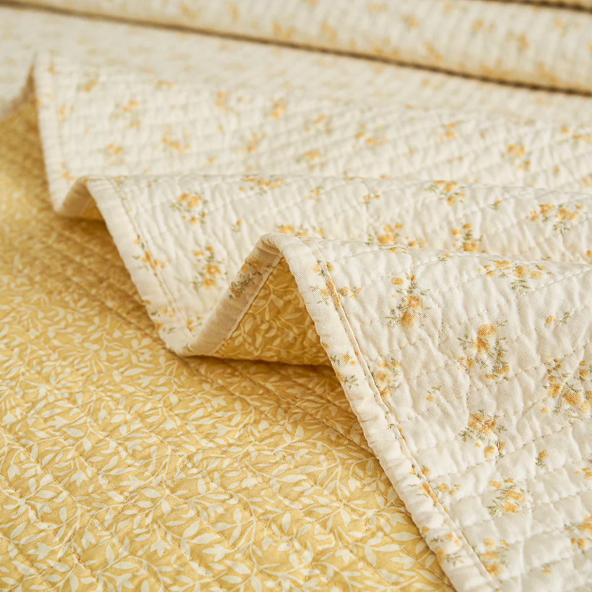 Belle Floral Cotton Quilt Set - Image 8