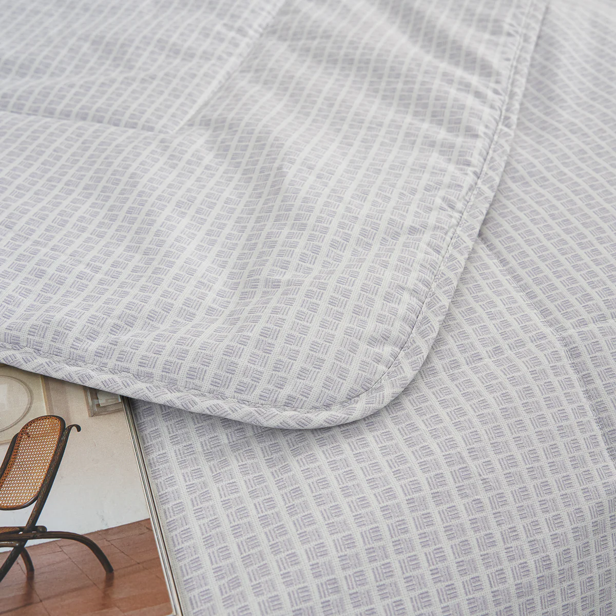 Eta  Mist White  Cotton Light Comforter - Image 4