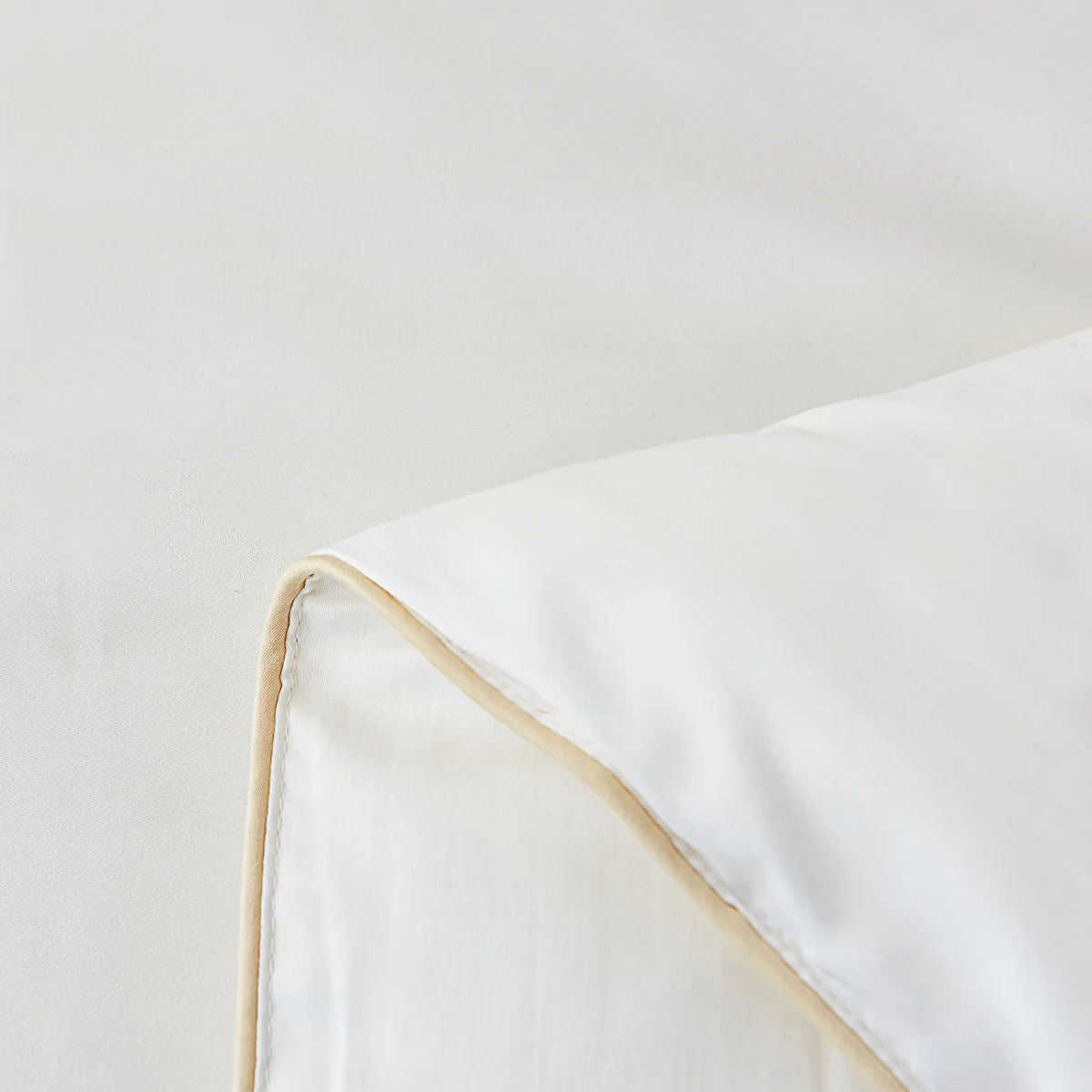 Fine Sheep Wool All Season Duvet Insert - Image 10