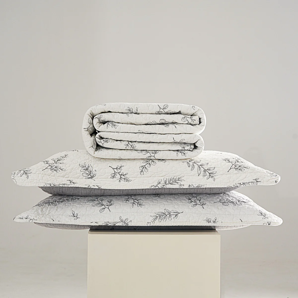 Joanny Floral Cotton Quilt Set - Image 4