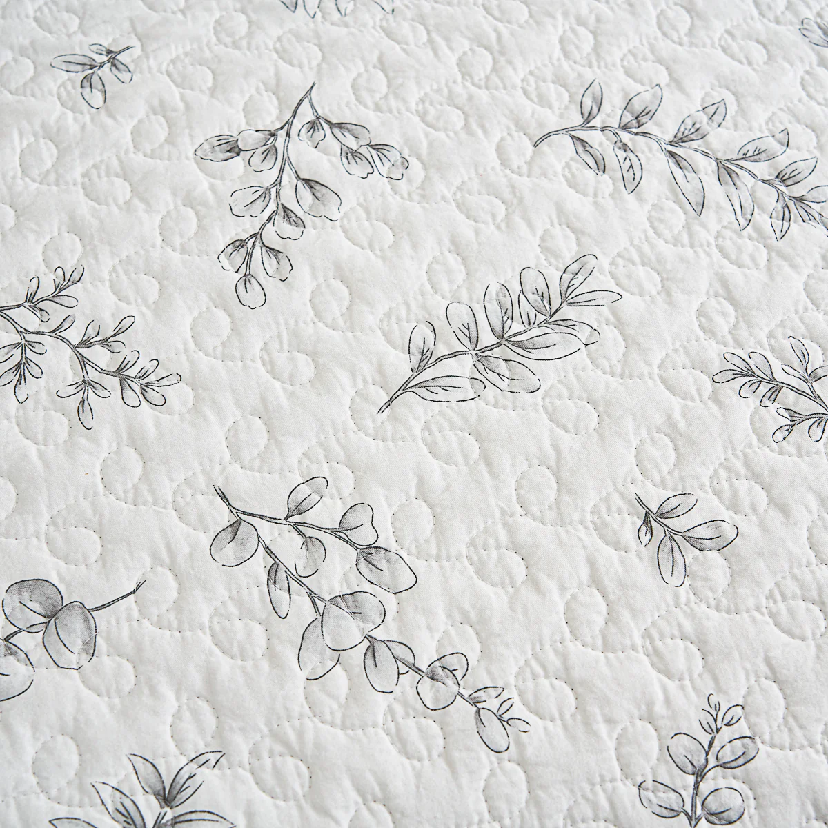 Joanny Floral Cotton Quilt Set - Image 9
