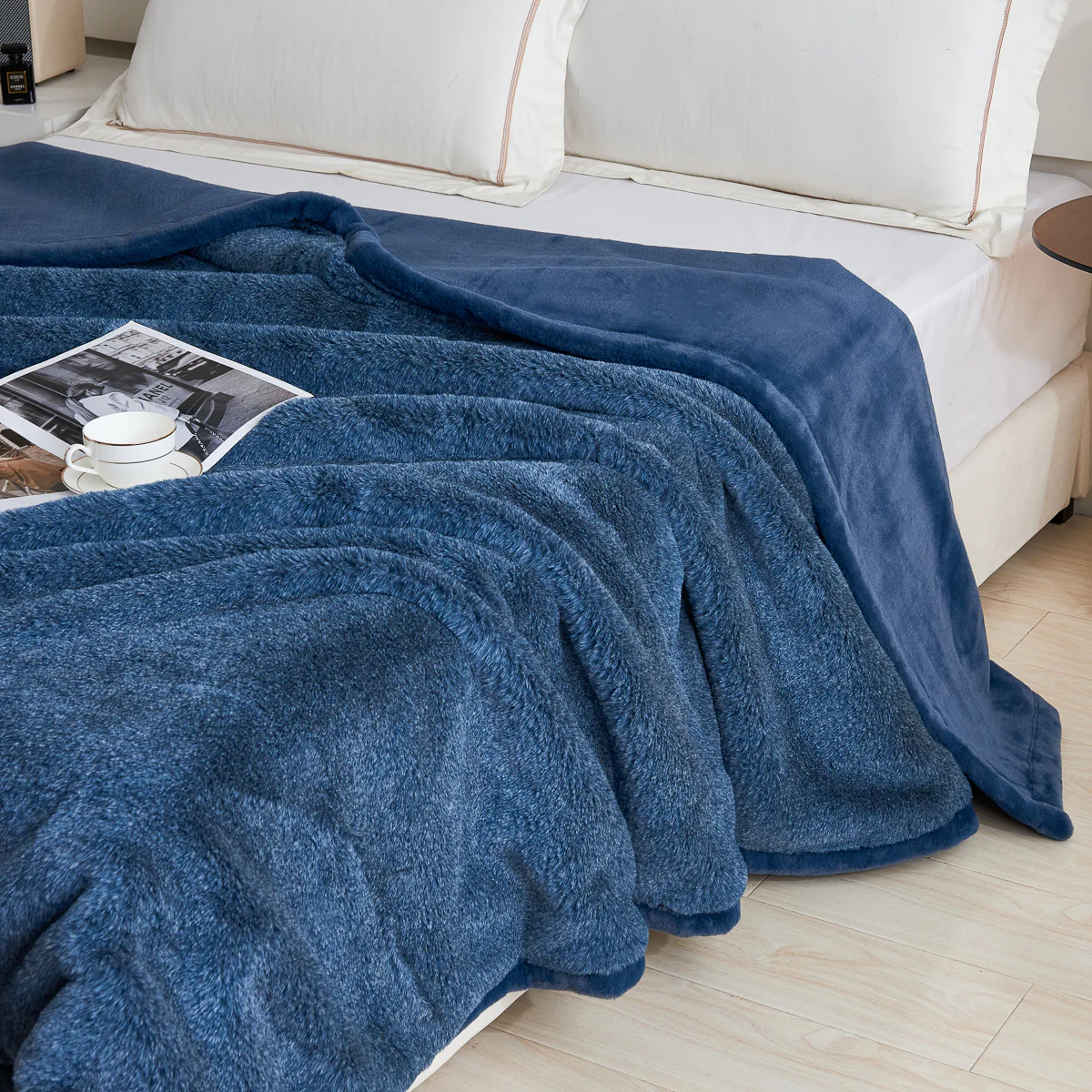 Lanton Luxe Faux Fur Winter Blanket - Image 5