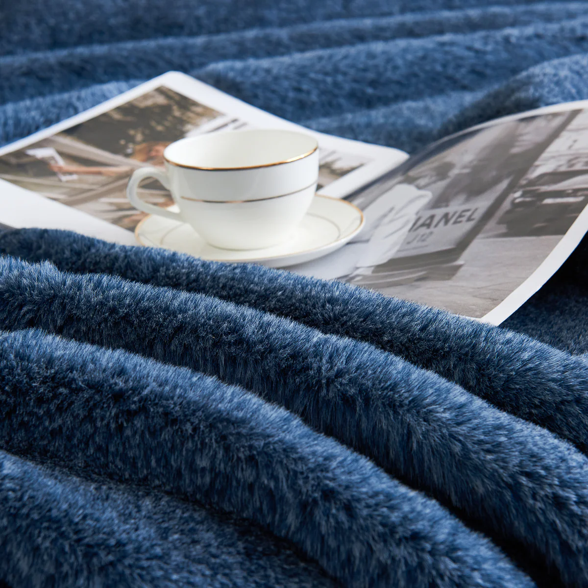 Lanton Luxe Faux Fur Winter Blanket - Image 7