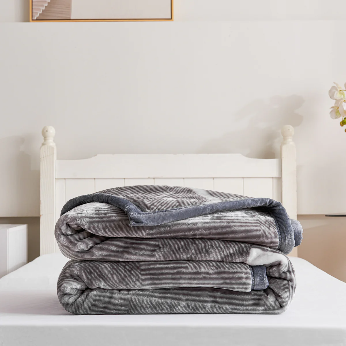 Logan Cloudy Blanket - Image 5