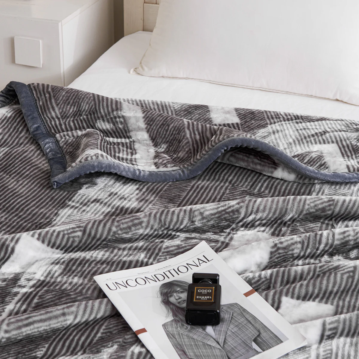 Logan Cloudy Blanket - Image 7