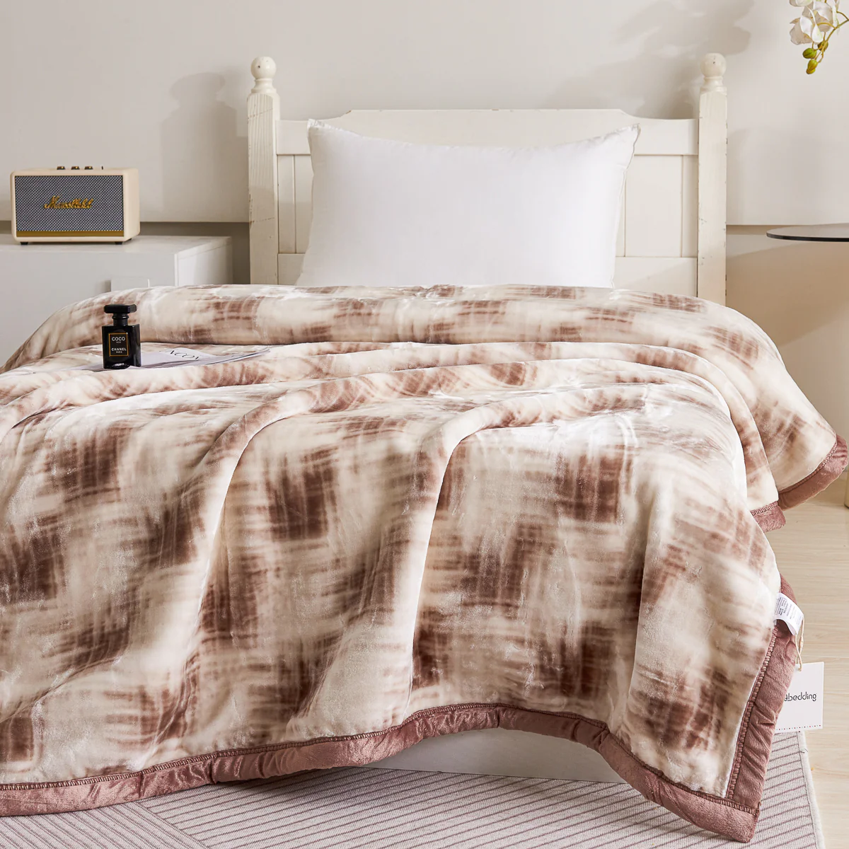 Milo Cloudy Blanket - Image 4