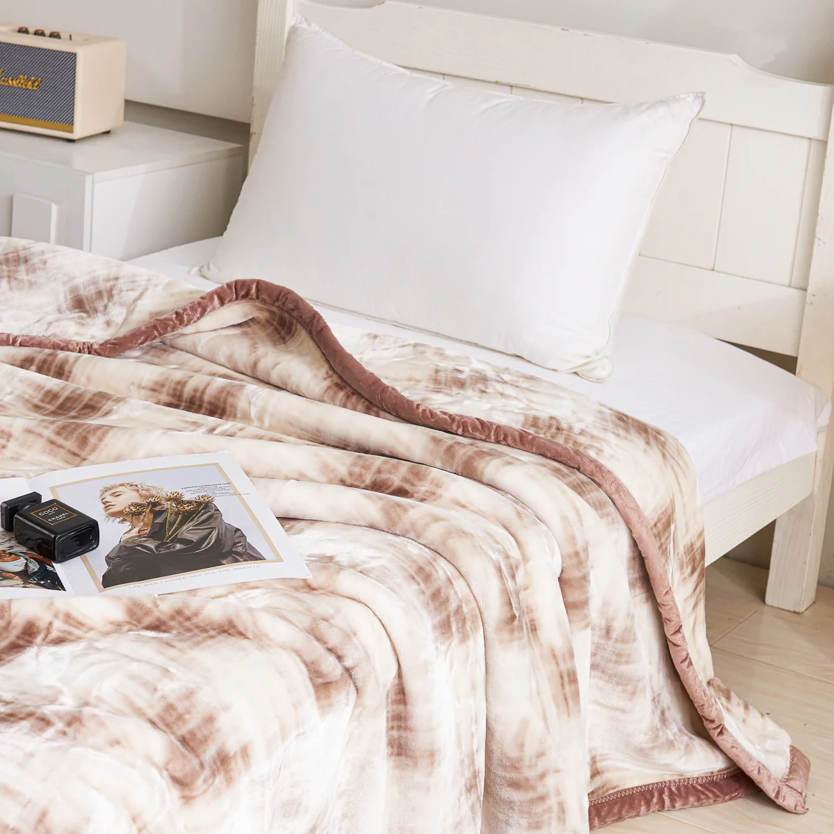 Milo Cloudy Blanket - Image 6