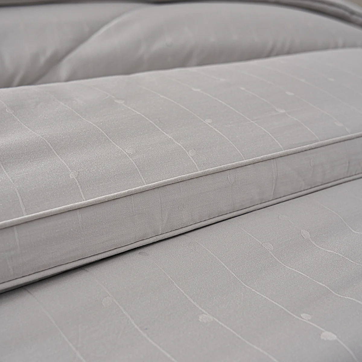 Natural Bamboo Charcoal All Season Duvet Insert - Image 8