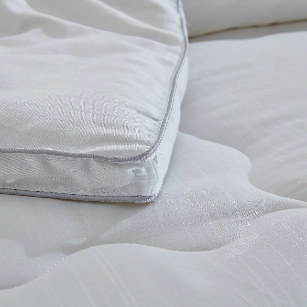 Solid White Soybean Fiber Winter Duvet Insert - Image 5