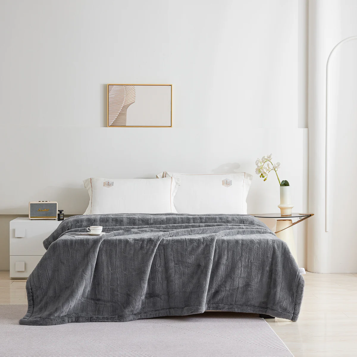 Stan Luxe Faux Fur Winter Blanket - Image 3