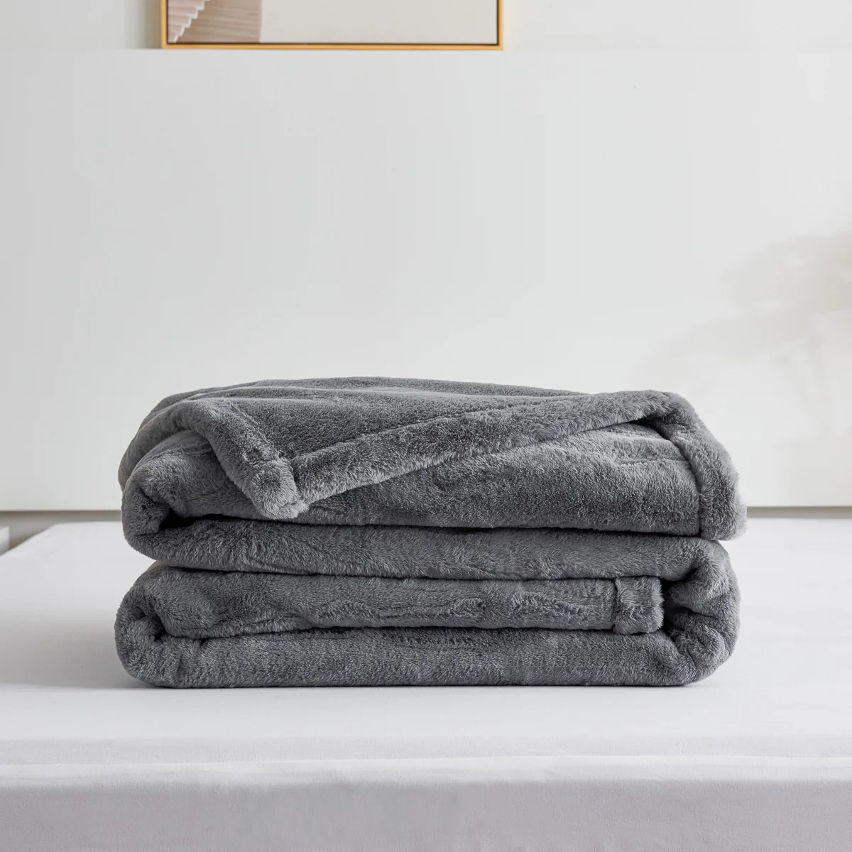 Stan Luxe Faux Fur Winter Blanket - Image 5