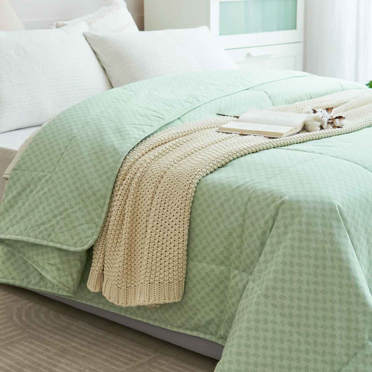Xi Matcha Green Pattern Cotton Light Comforter - Image 4